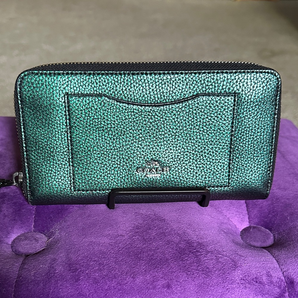 NWT Coach Metallic Green Zip Wallet